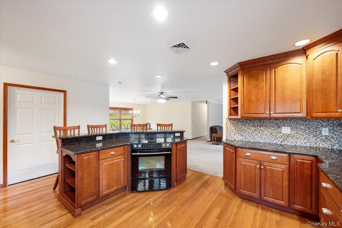 1 Van Avenue – For Sale photo 15