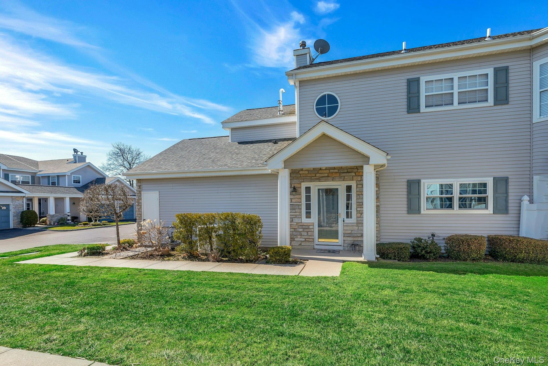548 Highland Court – For Sale