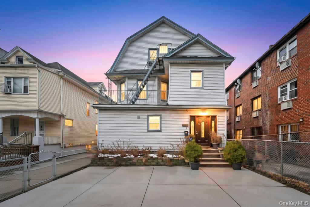 9008 171st Street – For Sale