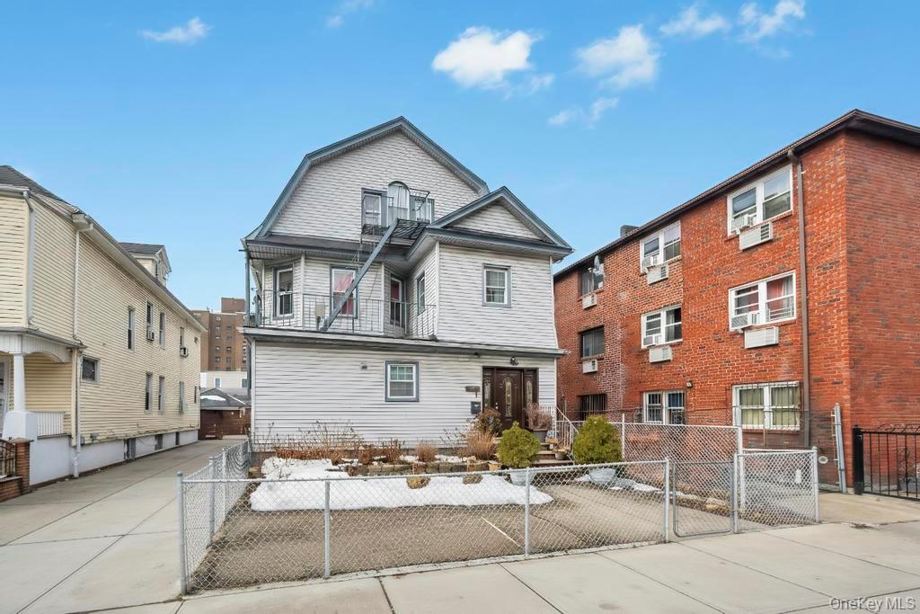 9008 171st Street – For Sale photo 2