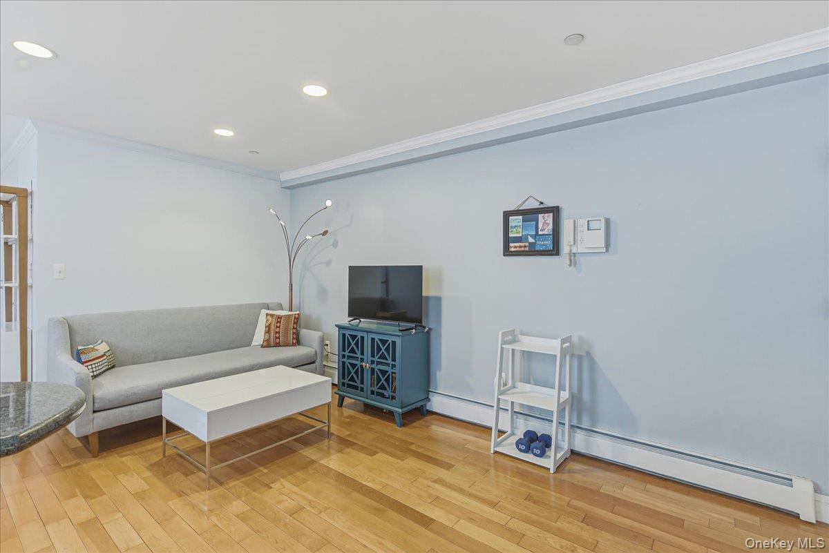 83-71 116th Street, Unit 4B photo 4