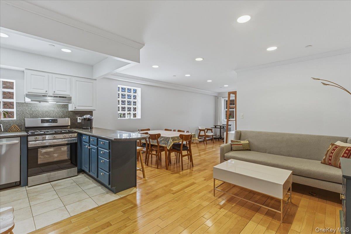 83-71 116th Street, Unit 4B photo 3