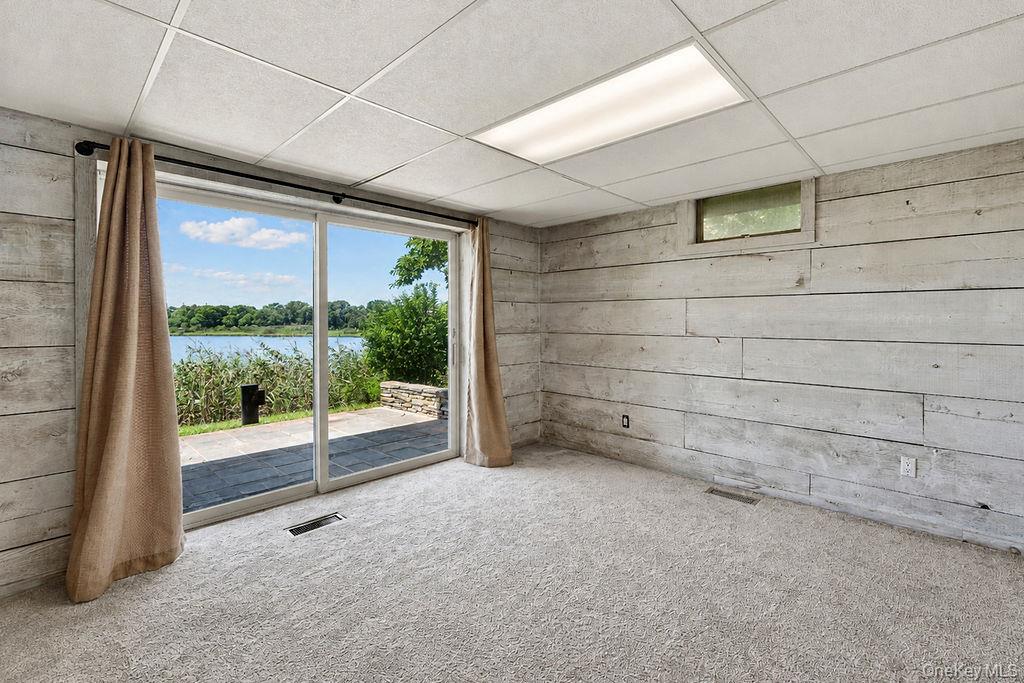 9305 Soundview Avenue – For Sale photo 14