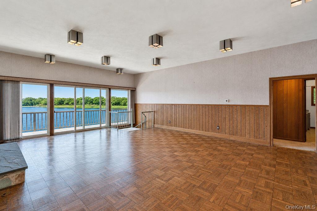 9305 Soundview Avenue – For Sale photo 11