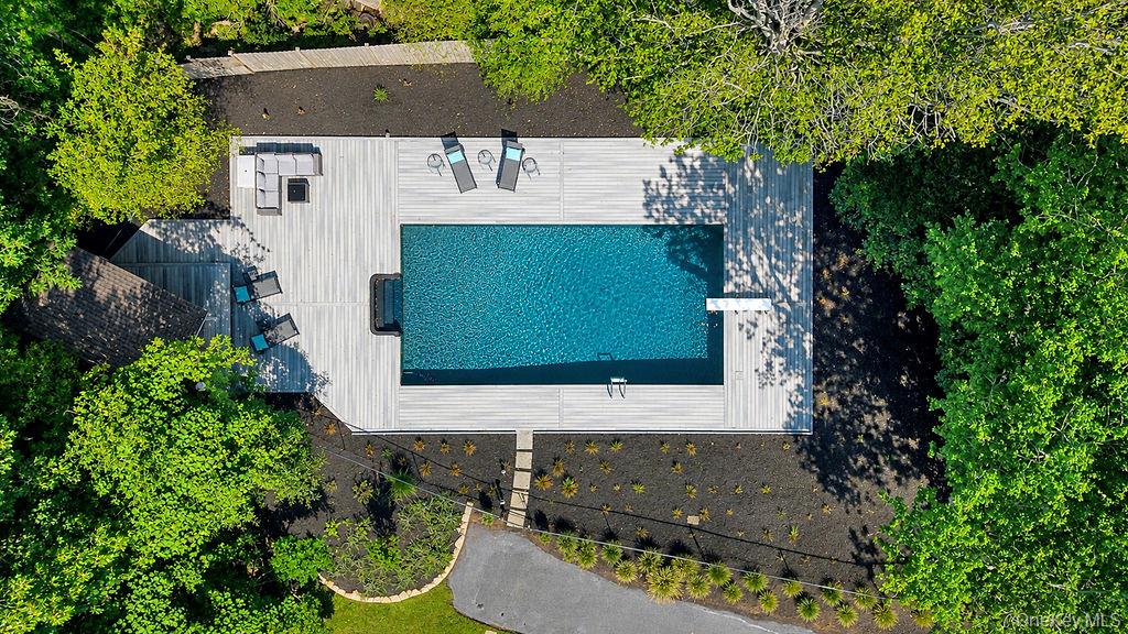 9305 Soundview Avenue – For Sale photo 5