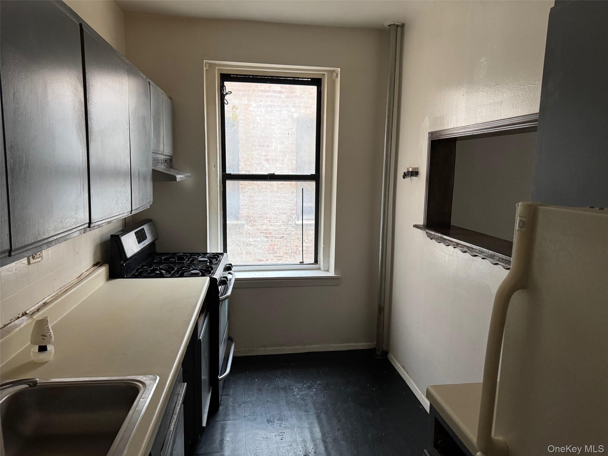 2156 Cruger Avenue, Unit 3L photo 7
