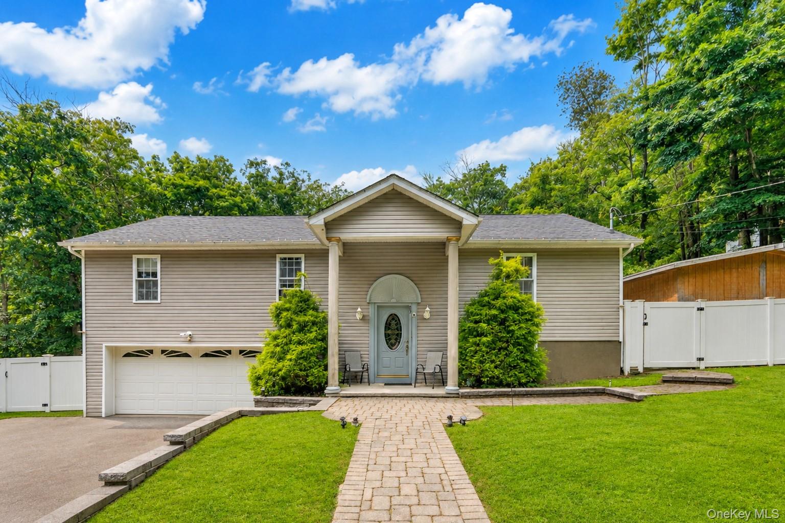 23 Hazelwood Road N – For Sale