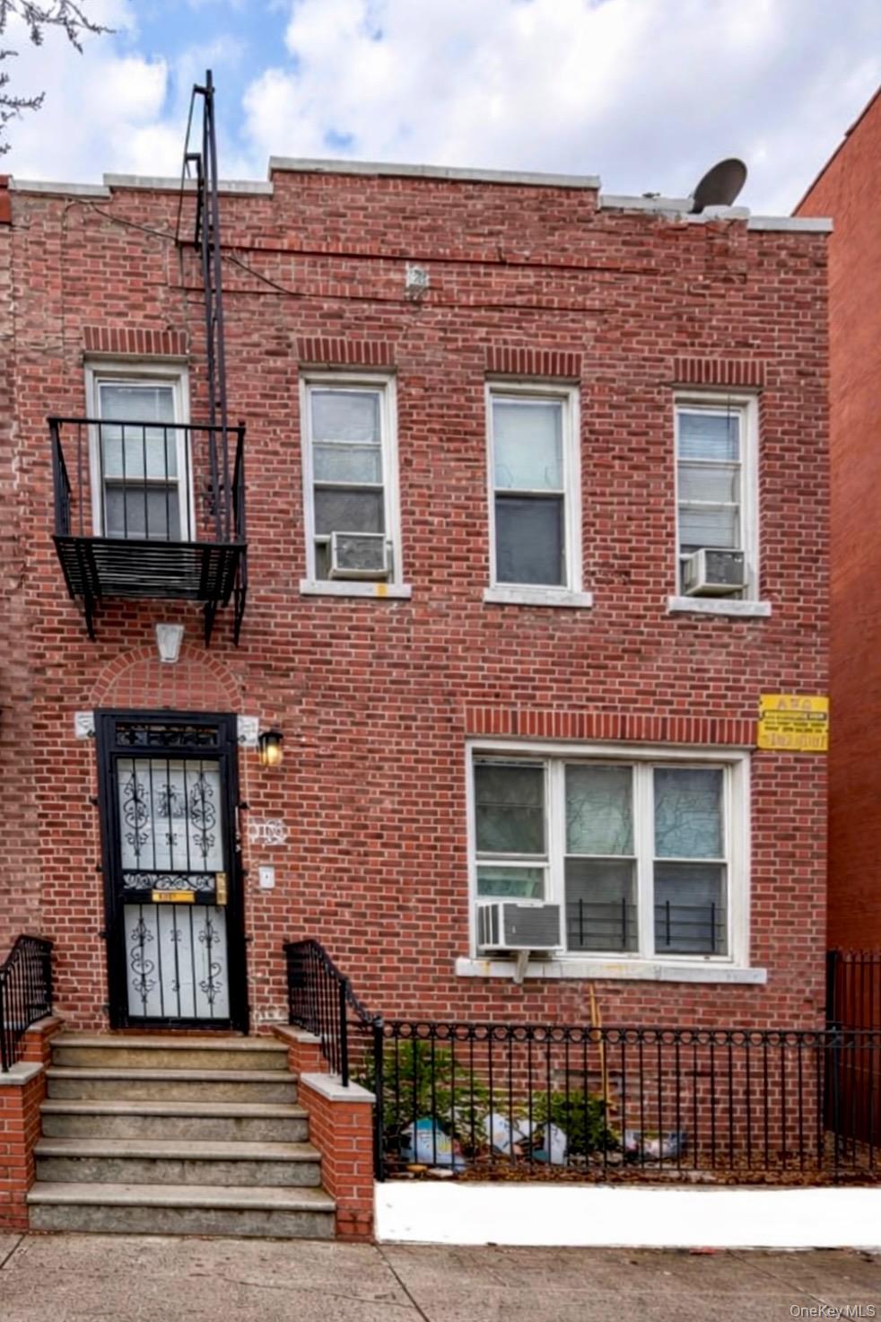 1139 Noble Avenue – For Sale