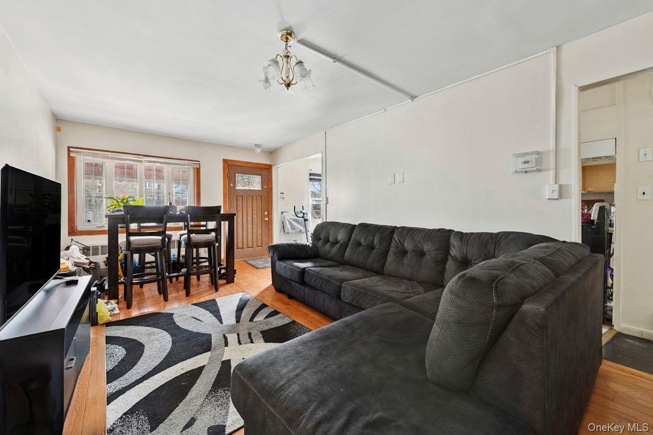 1336 e 99 Street – For Sale