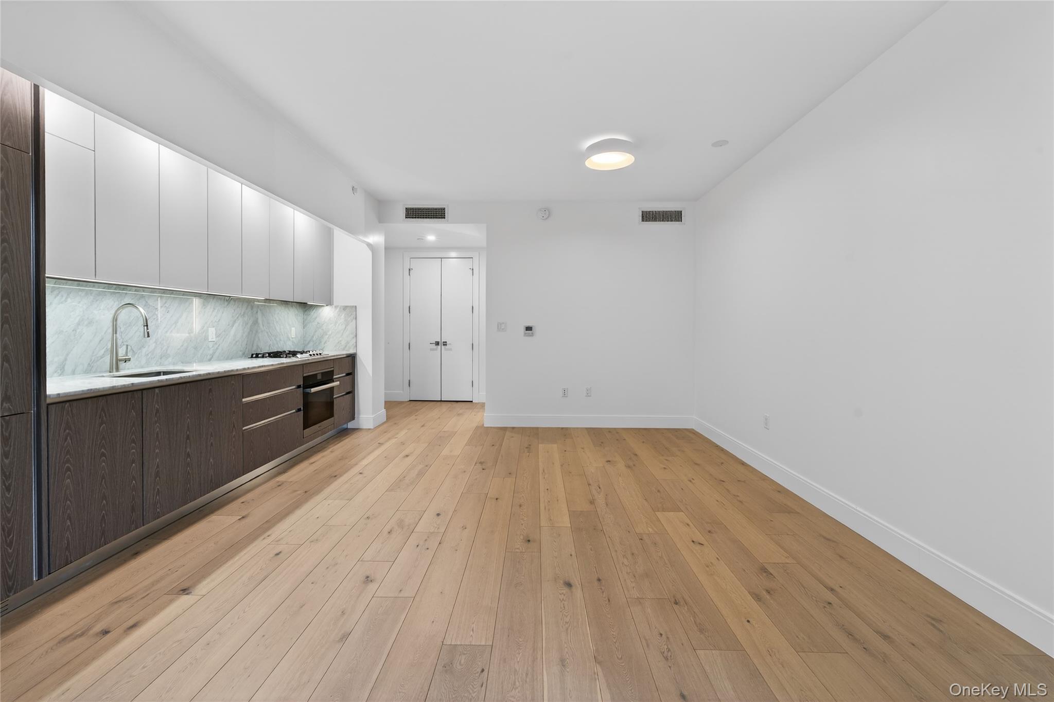 229 9th Street, Unit 307 photo 7