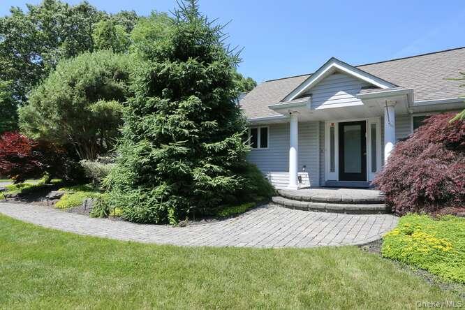 89 Spook Rock Road – For Sale photo 2