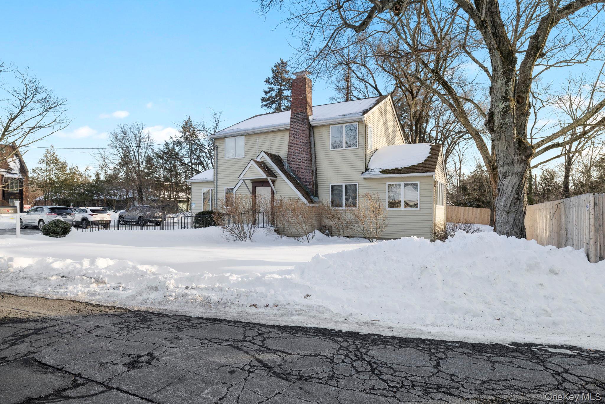 7 Stokum Lane – For Sale photo 3