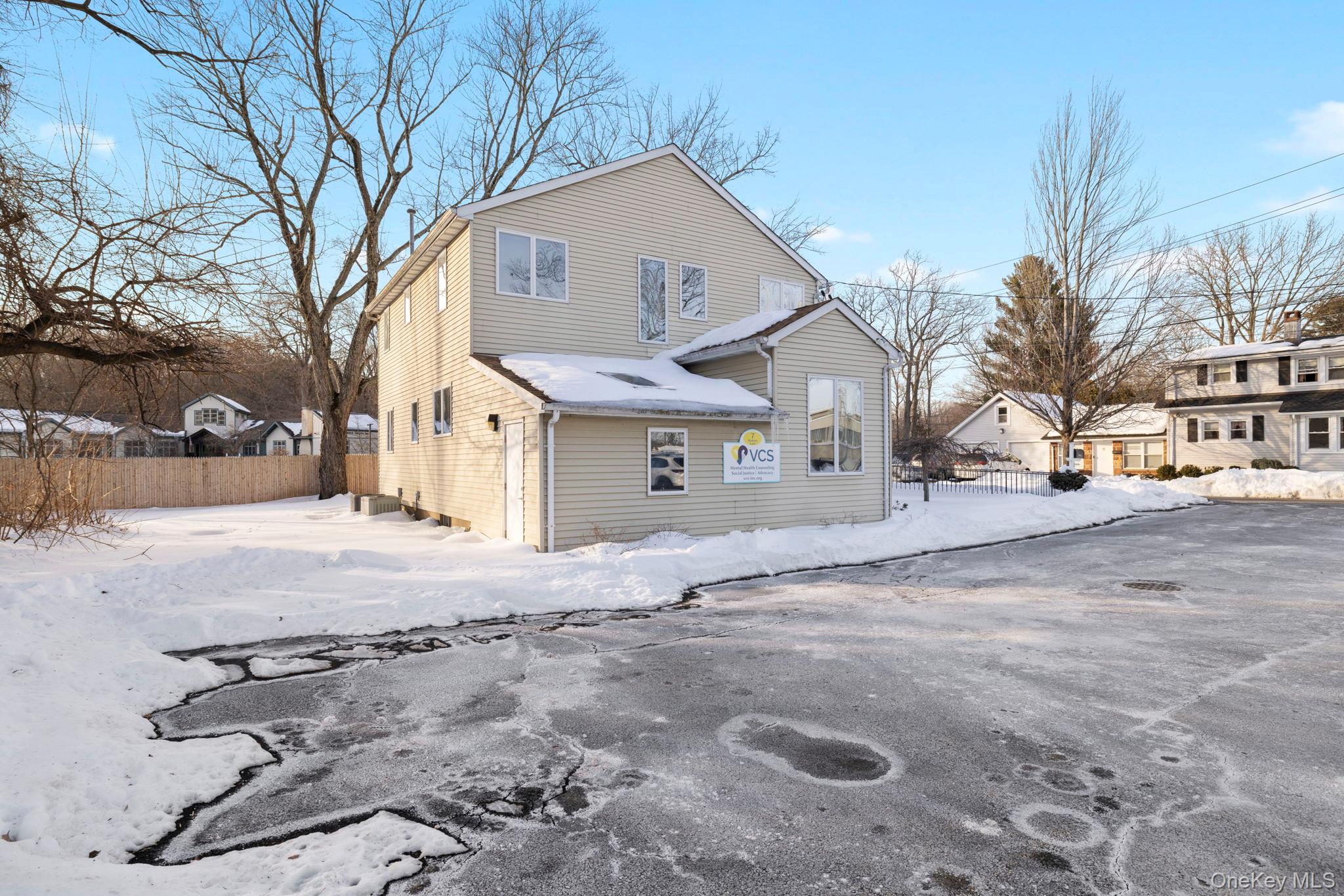 7 Stokum Lane – For Sale photo 2