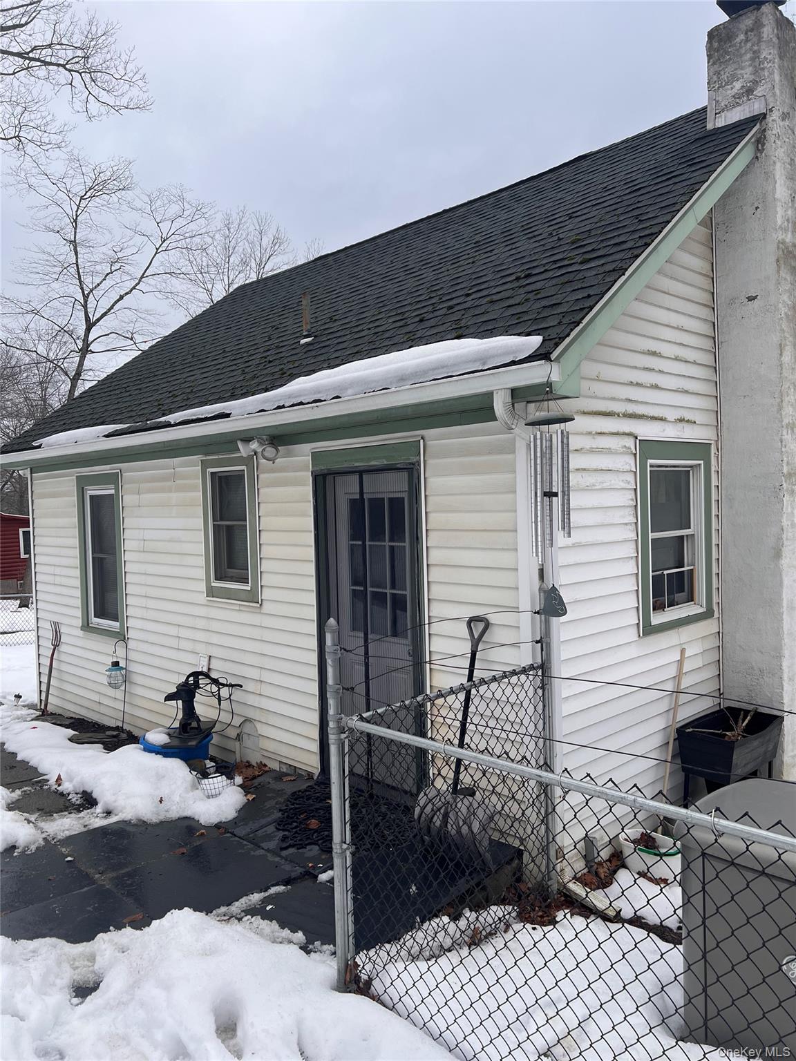 206 Lakeview Road – For Sale