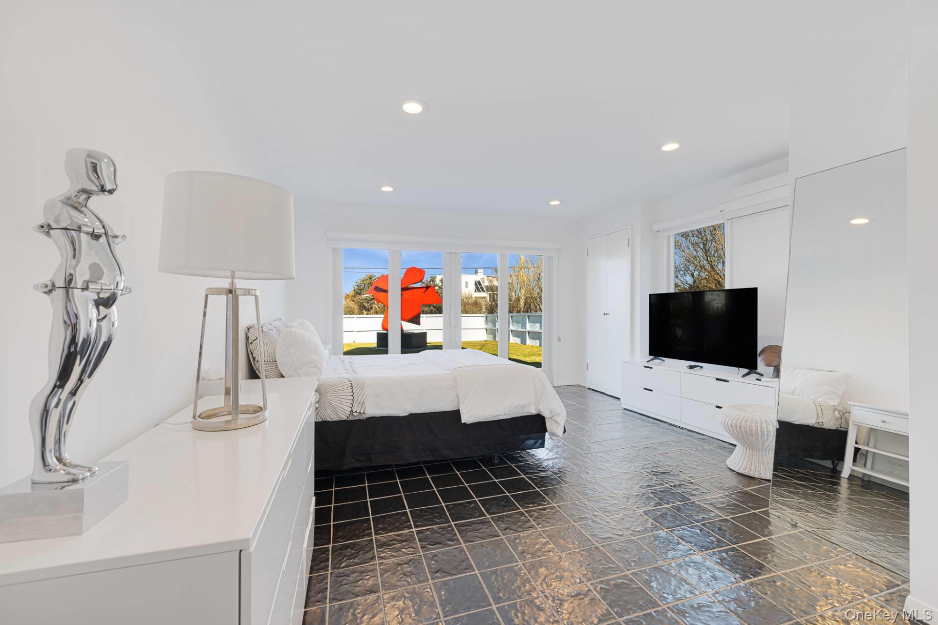 19 Dune Road – For Rent photo 27