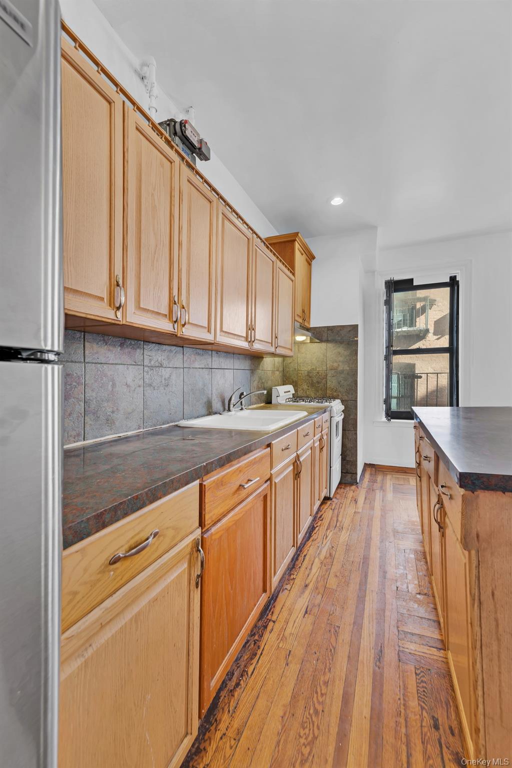828 Gerard Avenue, Unit 2D photo 5
