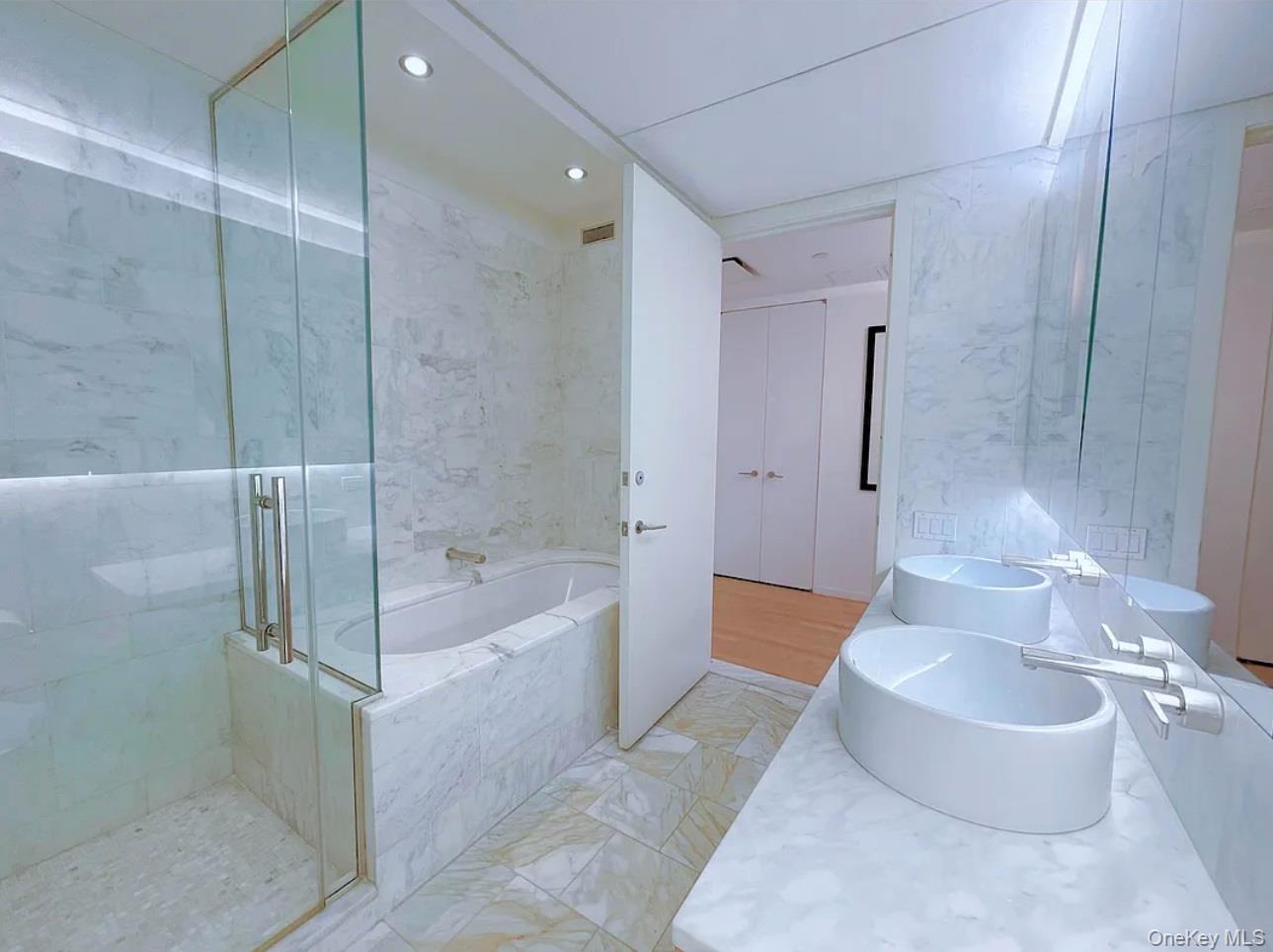 18 W 48th Street, Unit 17D photo 5