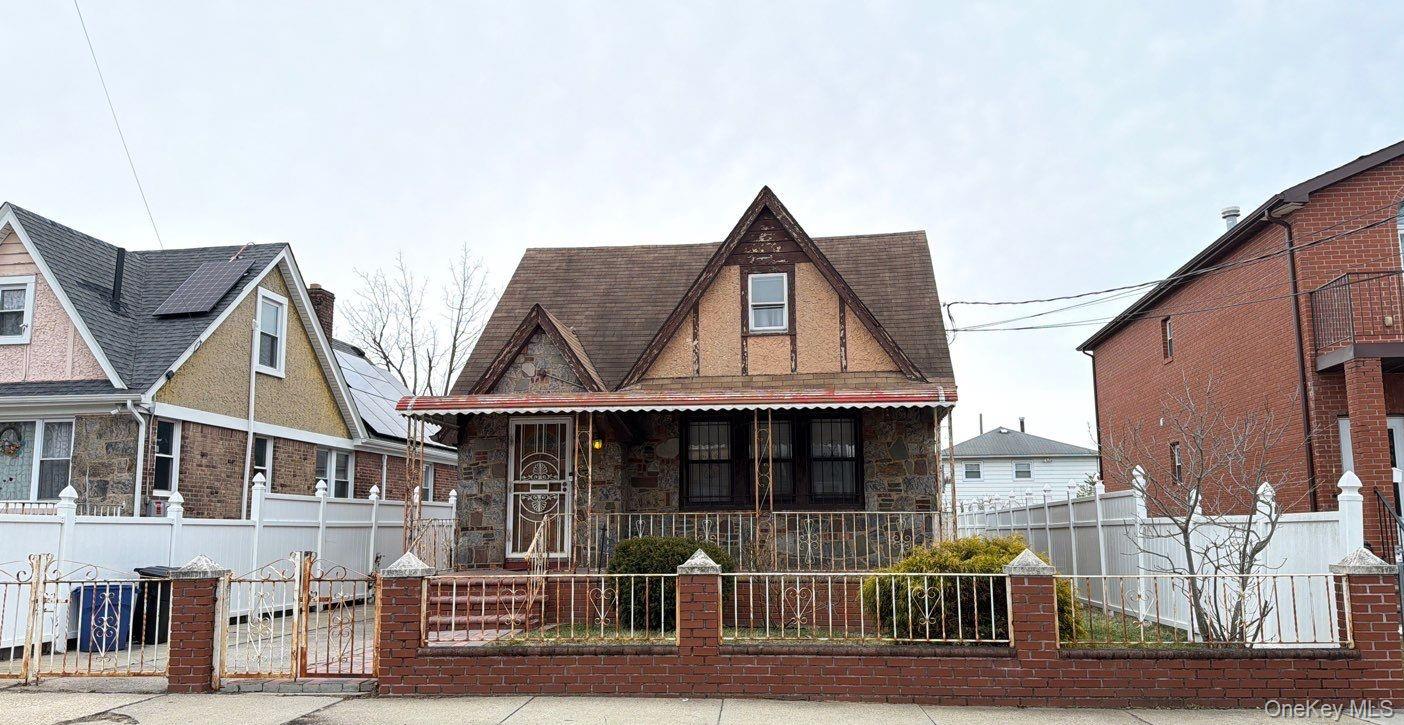 135-15 220th Place – For Sale photo 2