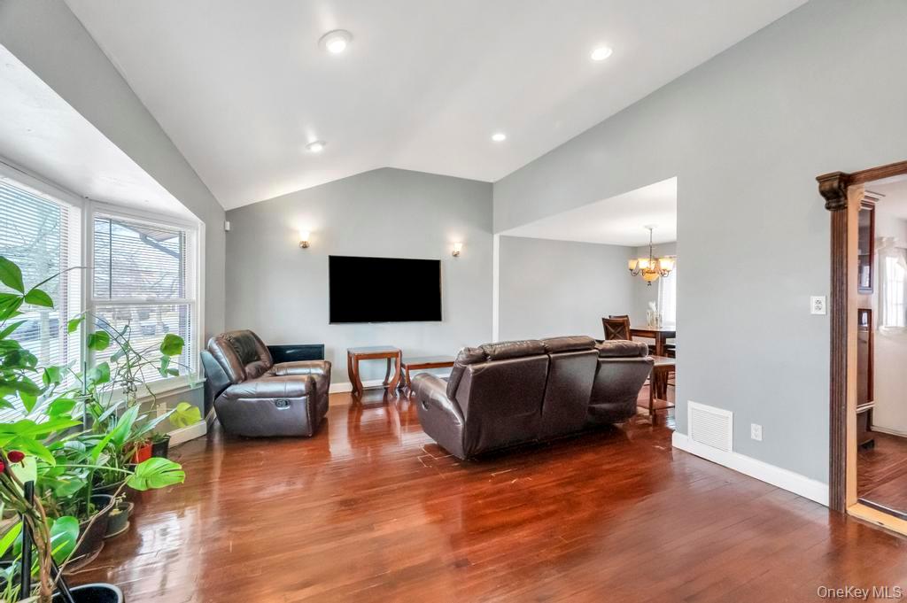 3263 Milburn Avenue – For Sale photo 3