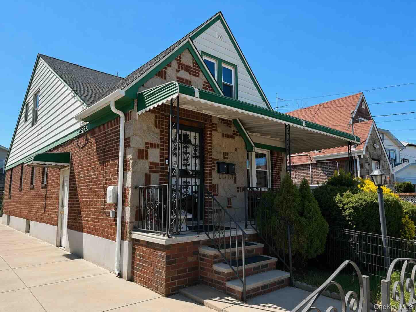 18216 141st Avenue – For Sale photo 3