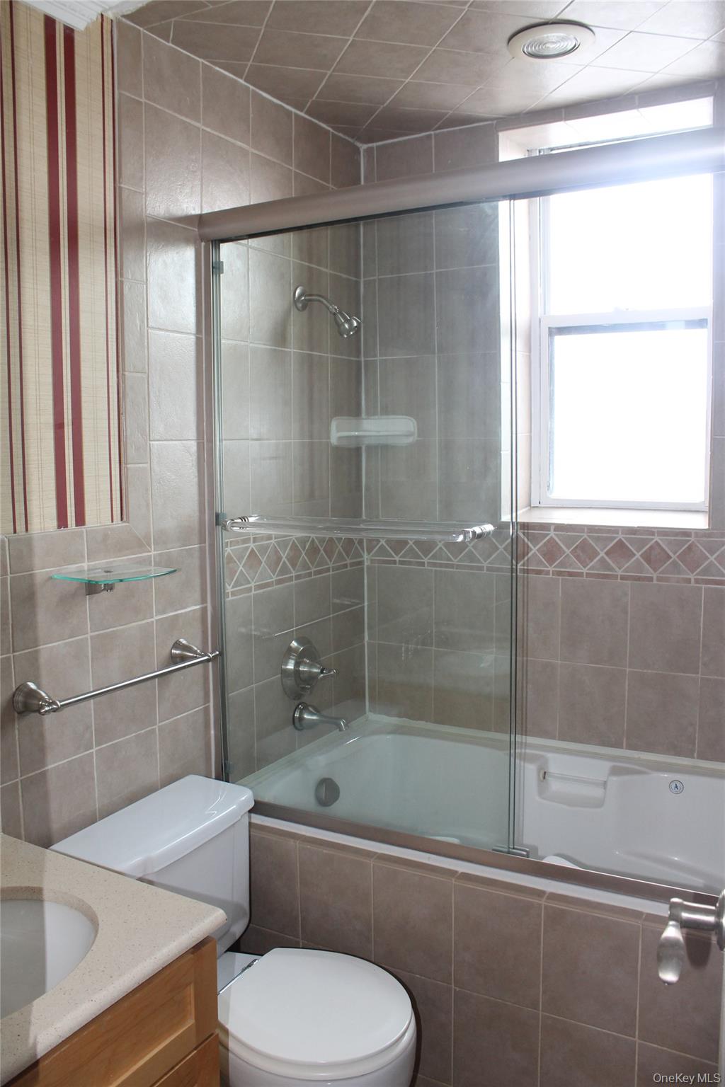 14-23 31 Avenue, Unit 4C photo 2