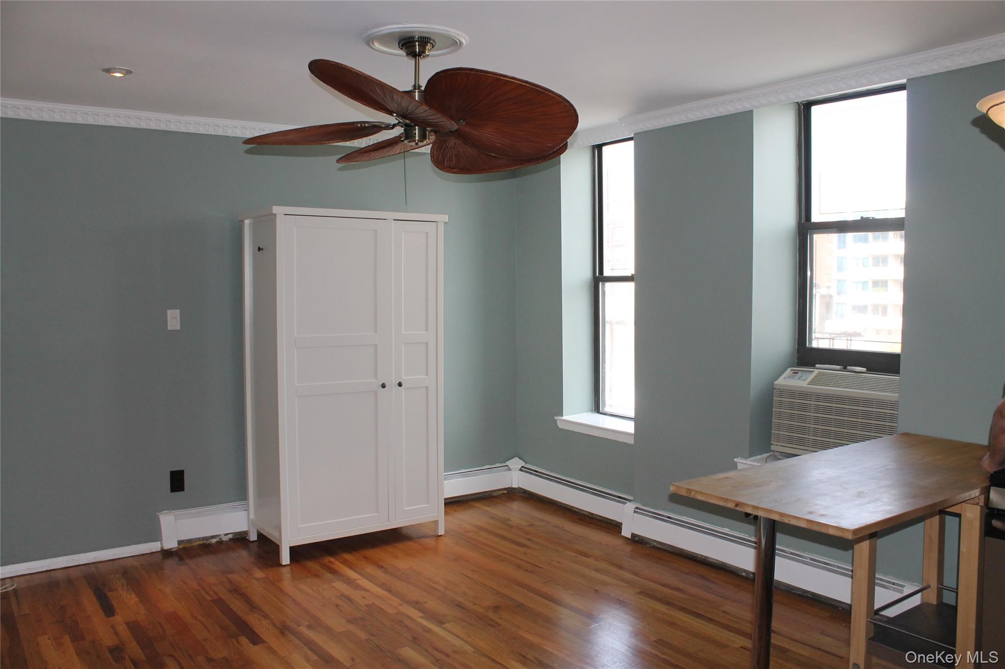 14-23 31 Avenue, Unit 4C photo 4