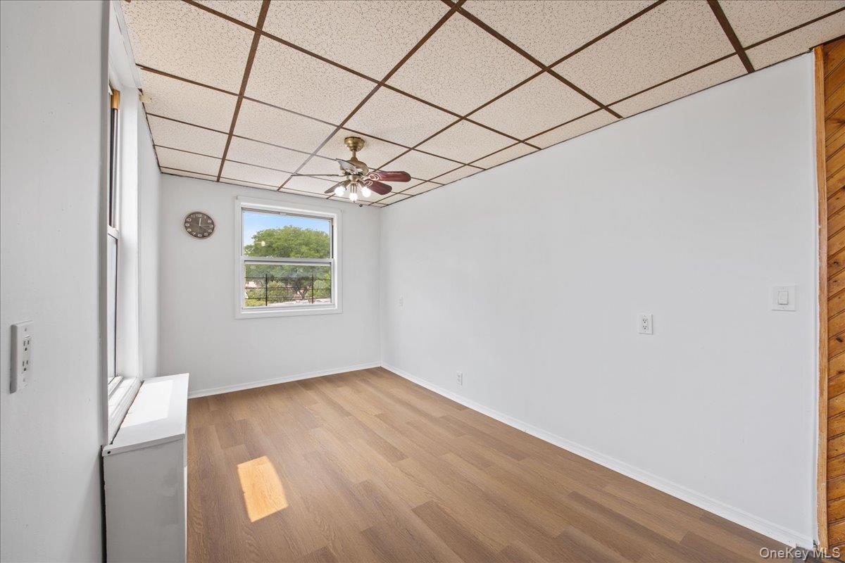 976 Sackett Avenue – For Sale photo 11