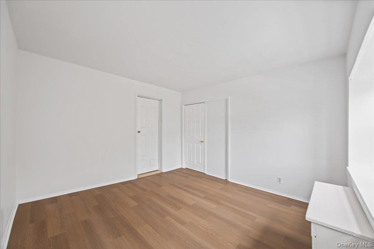 976 Sackett Avenue – For Sale photo 18