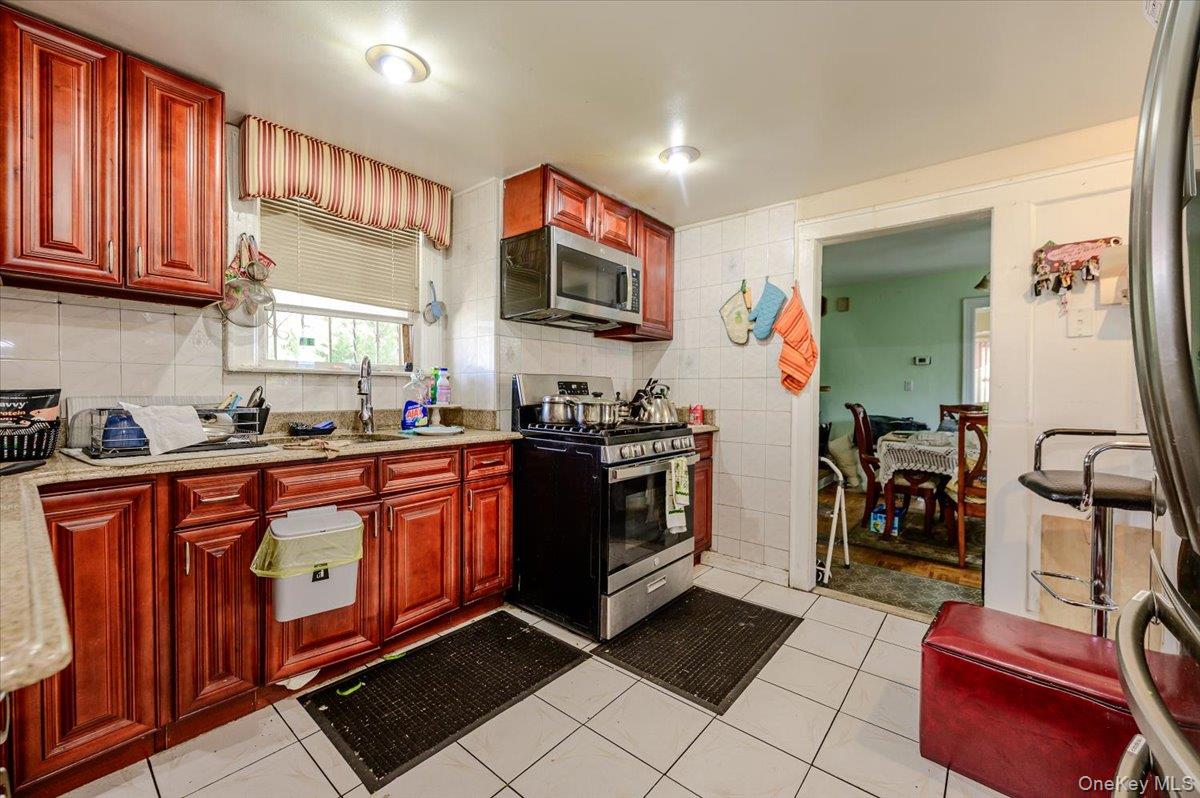 14019 Foch Boulevard – For Sale photo 4