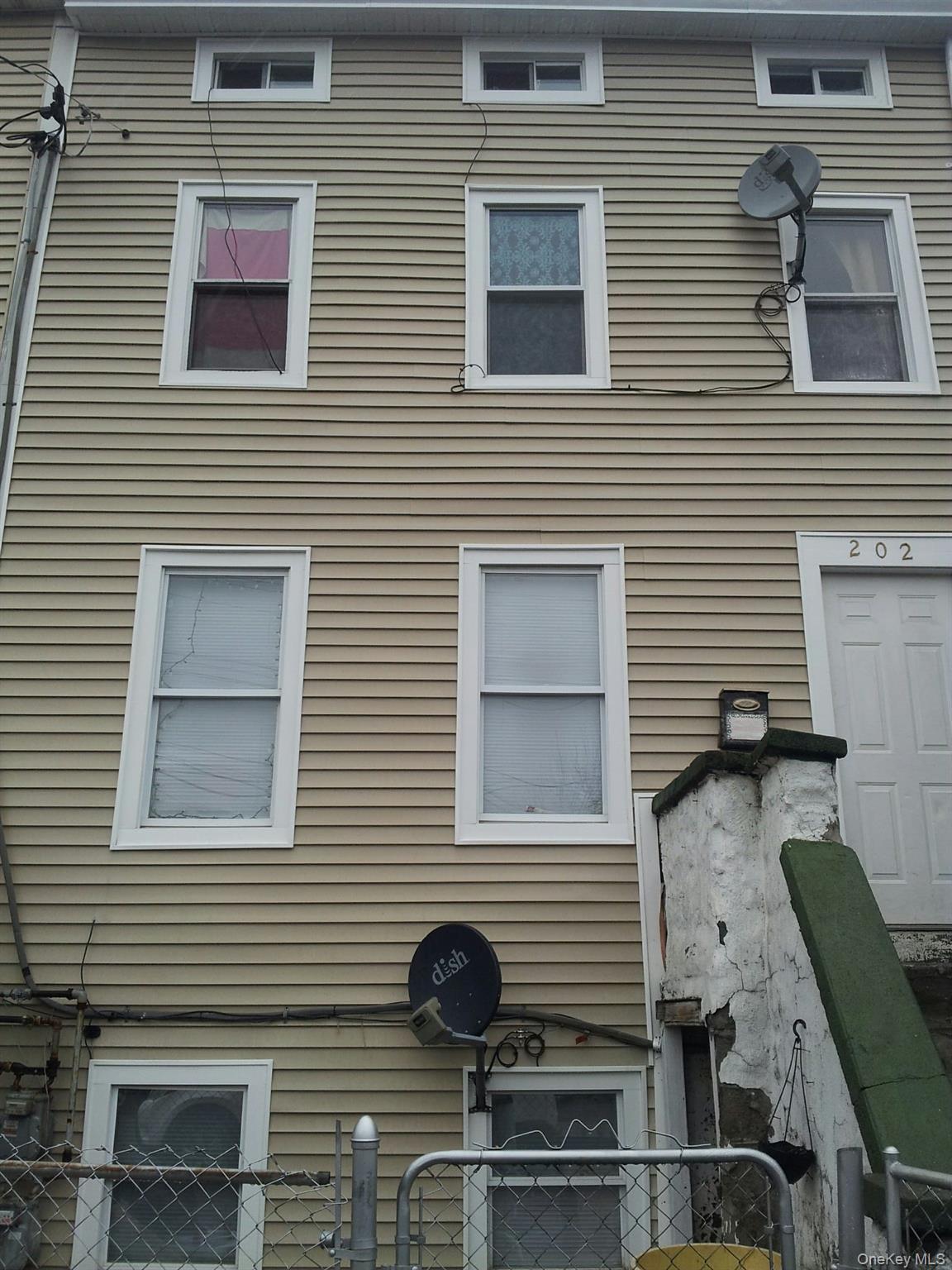202 Ann Street – For Sale photo 6