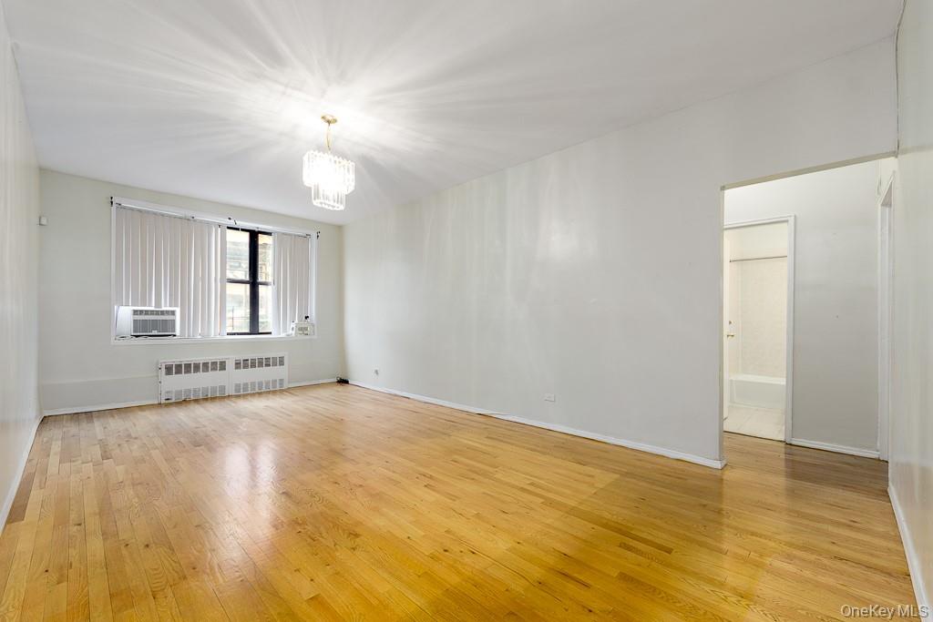 1199 E 53rd Street, Unit 1L photo 4
