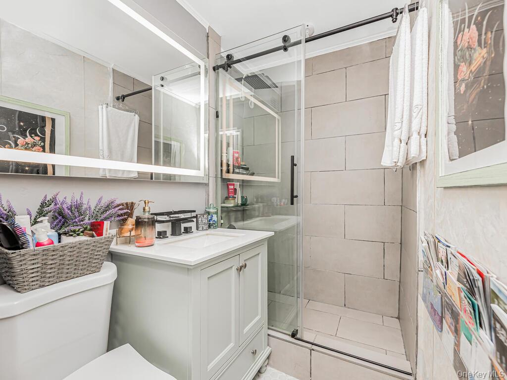 5800 Arlington Avenue, Unit 16A photo 6