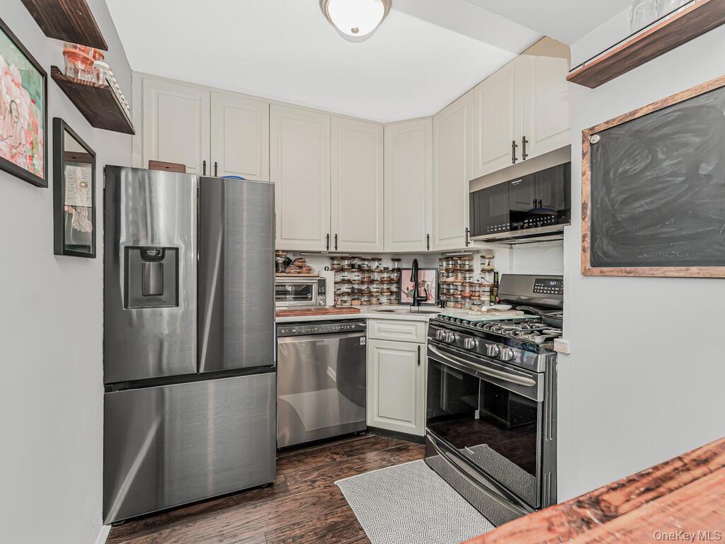 5800 Arlington Avenue, Unit 16A photo 3