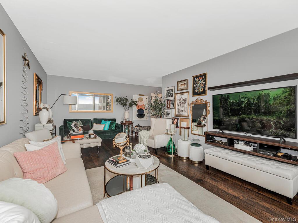 5800 Arlington Avenue, Unit 16A photo 4