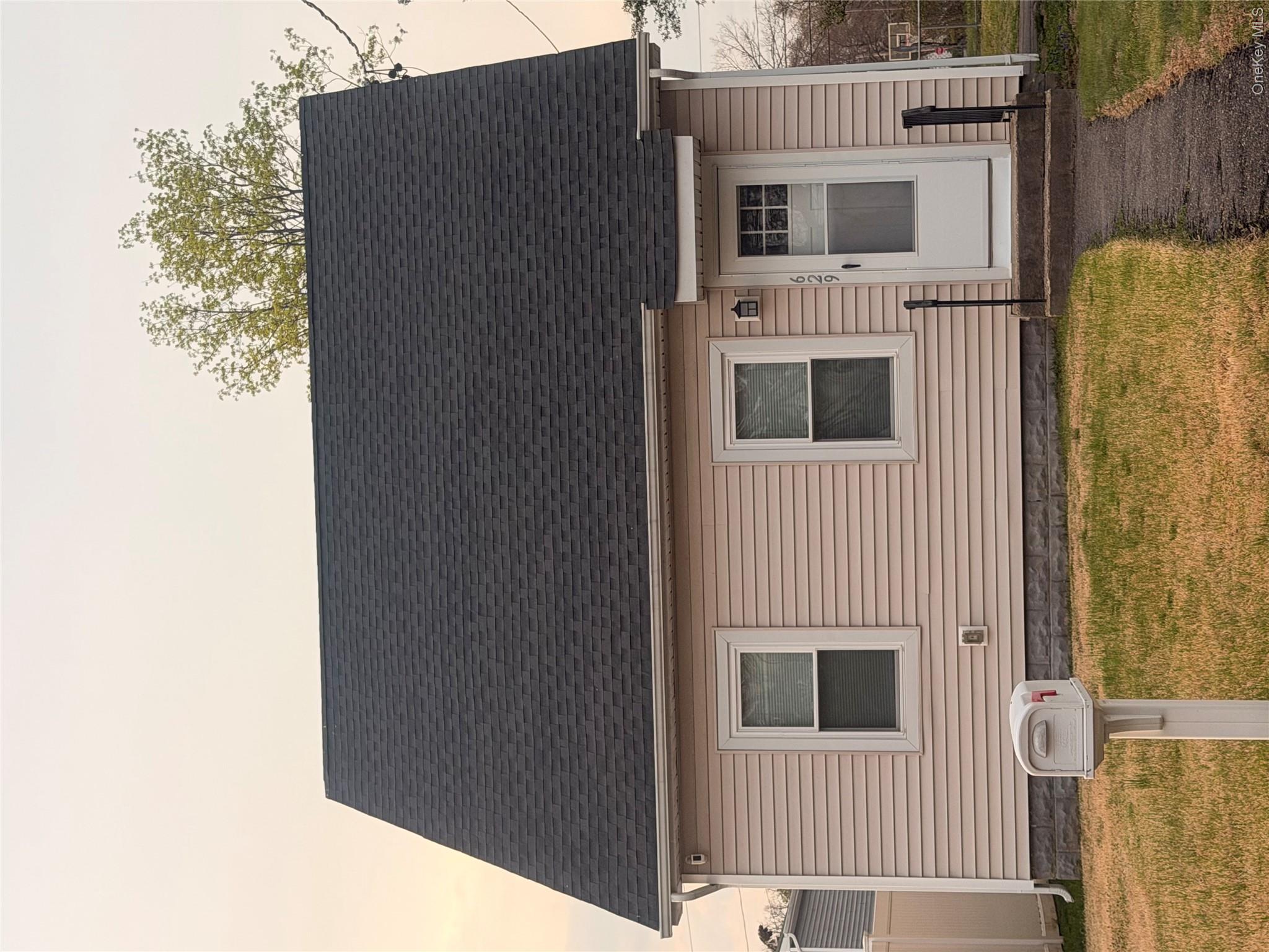 629 Lakeway Drive – For Sale photo 2