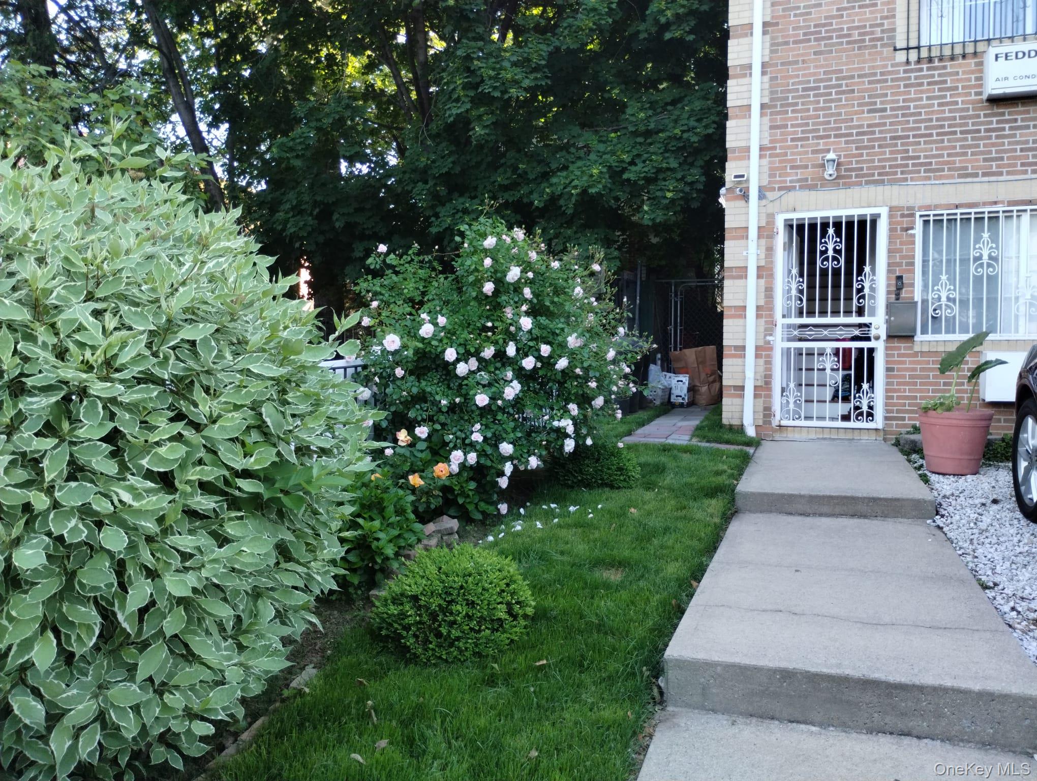 933 Tilden Street – For Sale photo 2
