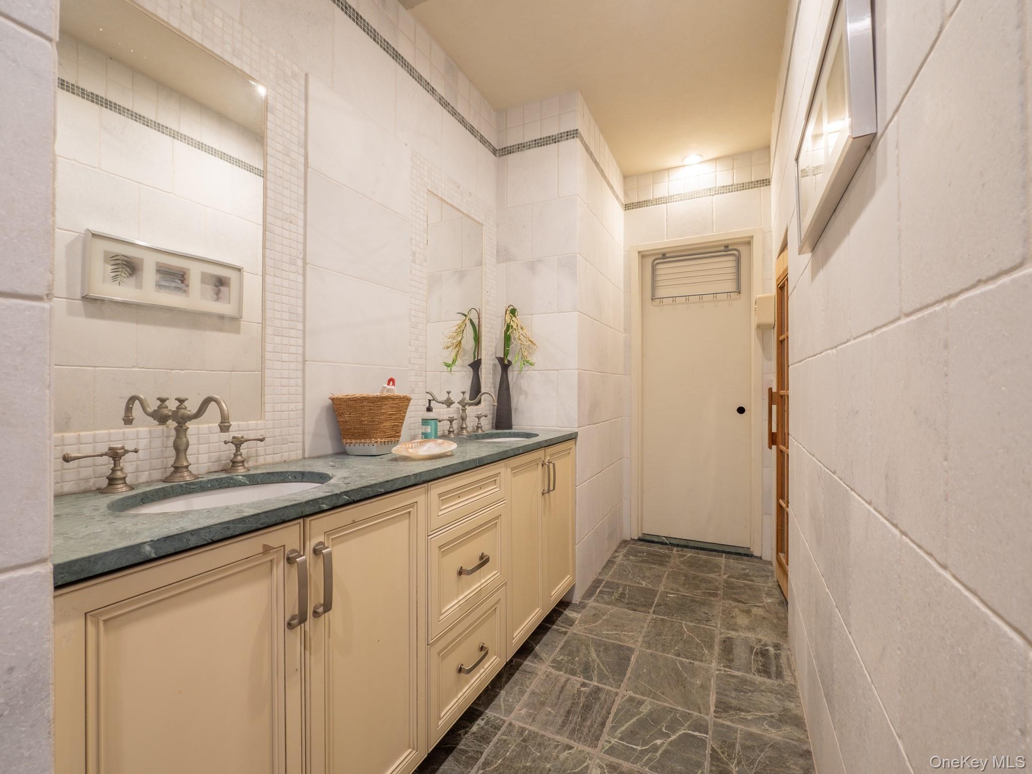 18461 Radnor Road – For Sale photo 40