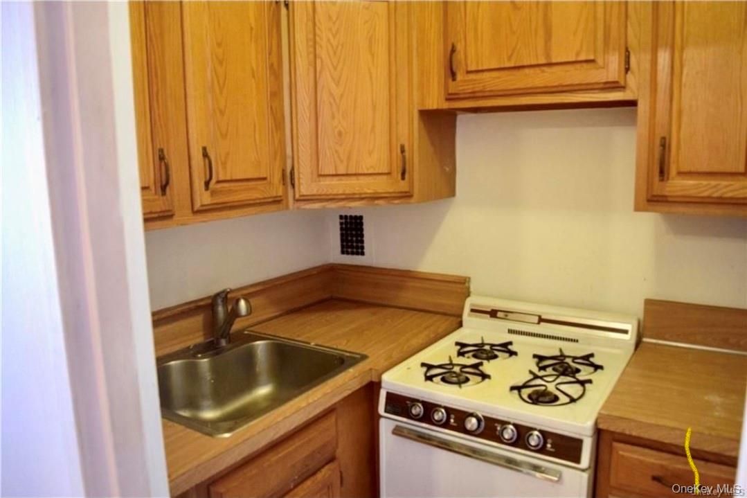 333 Bronx Rive Road #707, Unit 707 photo 4
