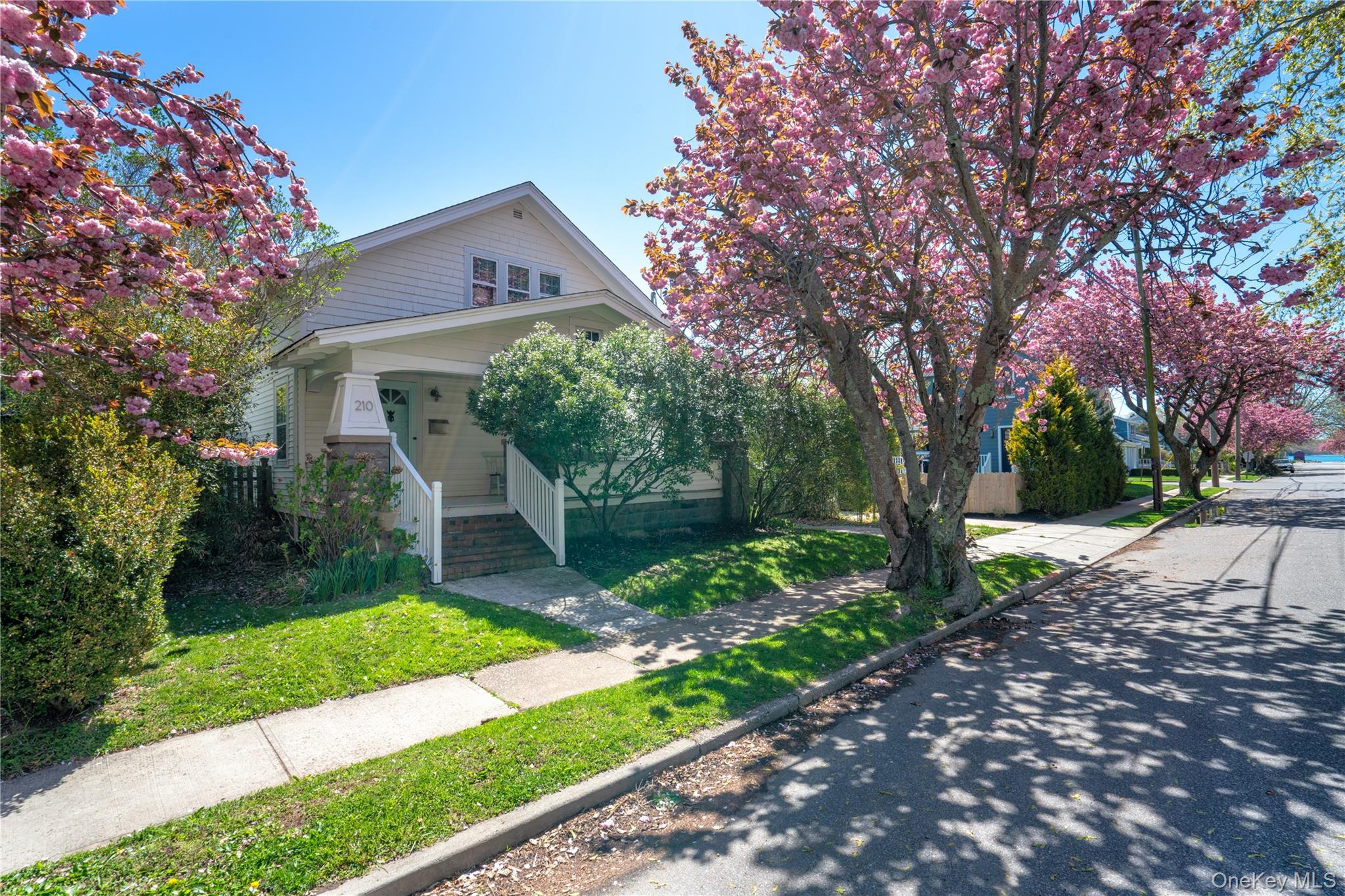 210 5th Street – For Sale