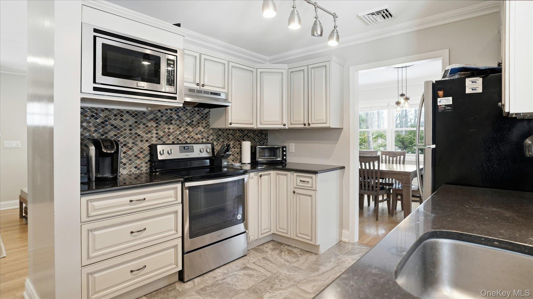 3 Robins Nest Lane – For Rent photo 14
