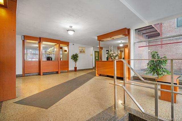 33-44 Junction Blvd, Unit 5V photo 3