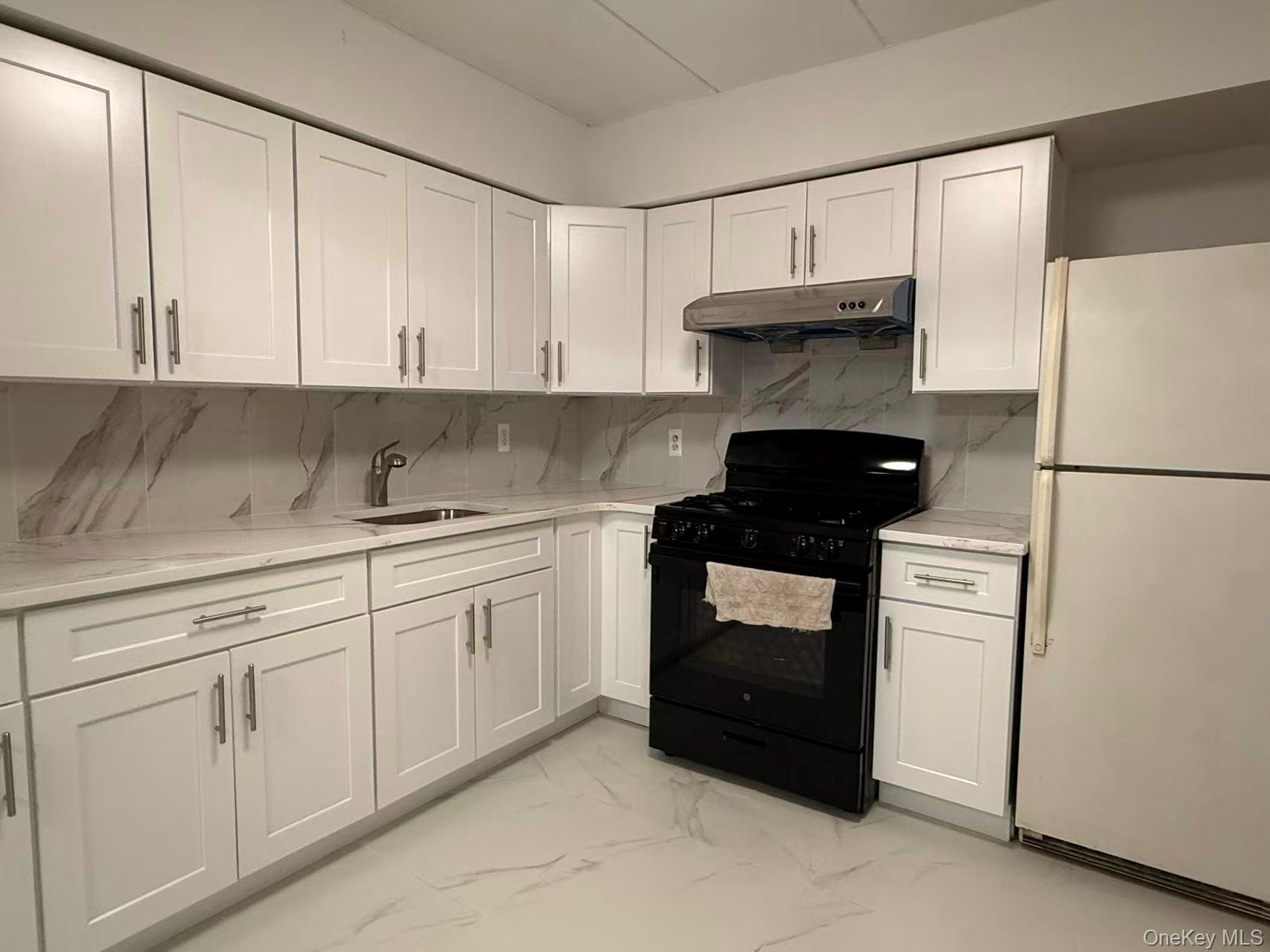 136-24 Maple Avenue, Unit 3B photo 6