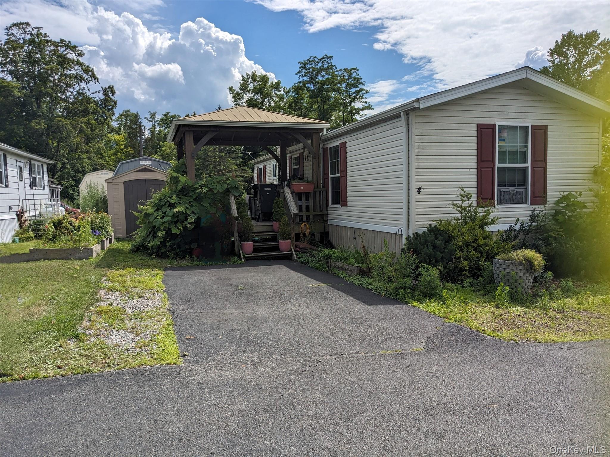 4 Treeline Circle, Unit 4