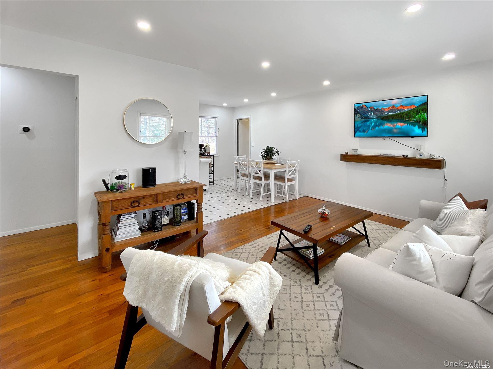 18 Old Riverhead Road – For Rent