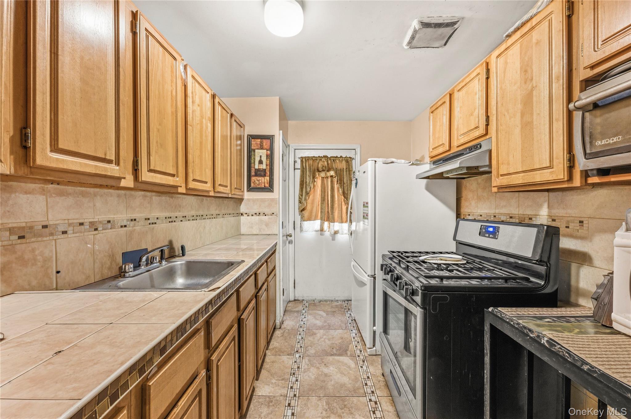 592 Beech Terrace – For Sale photo 8