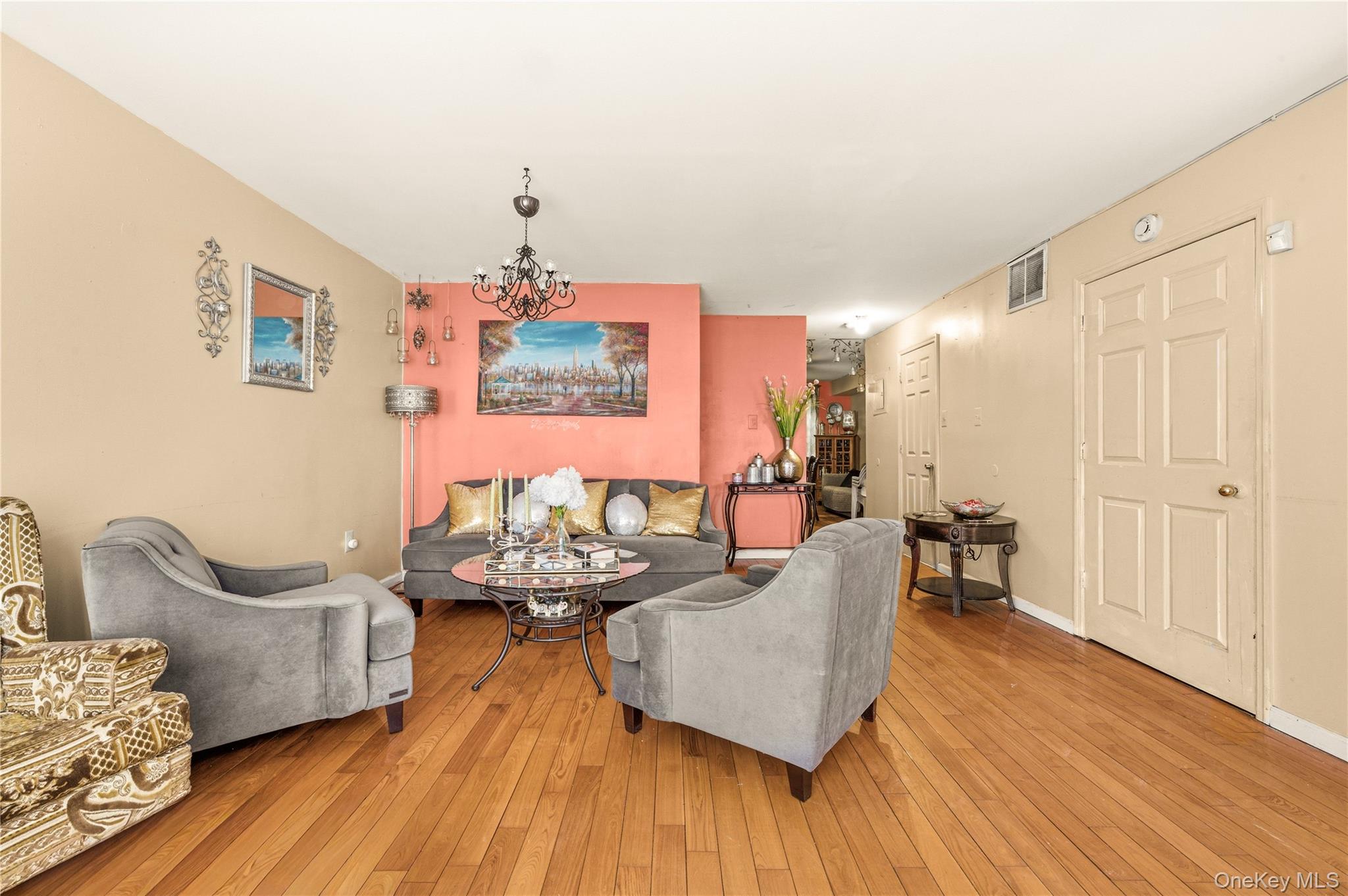 592 Beech Terrace – For Sale photo 2