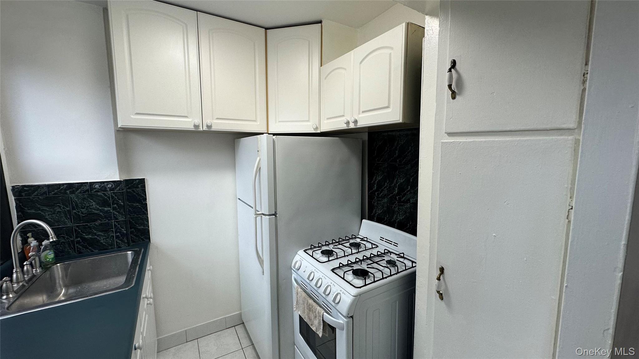 64th Ave 98-10, Unit 3J photo 24