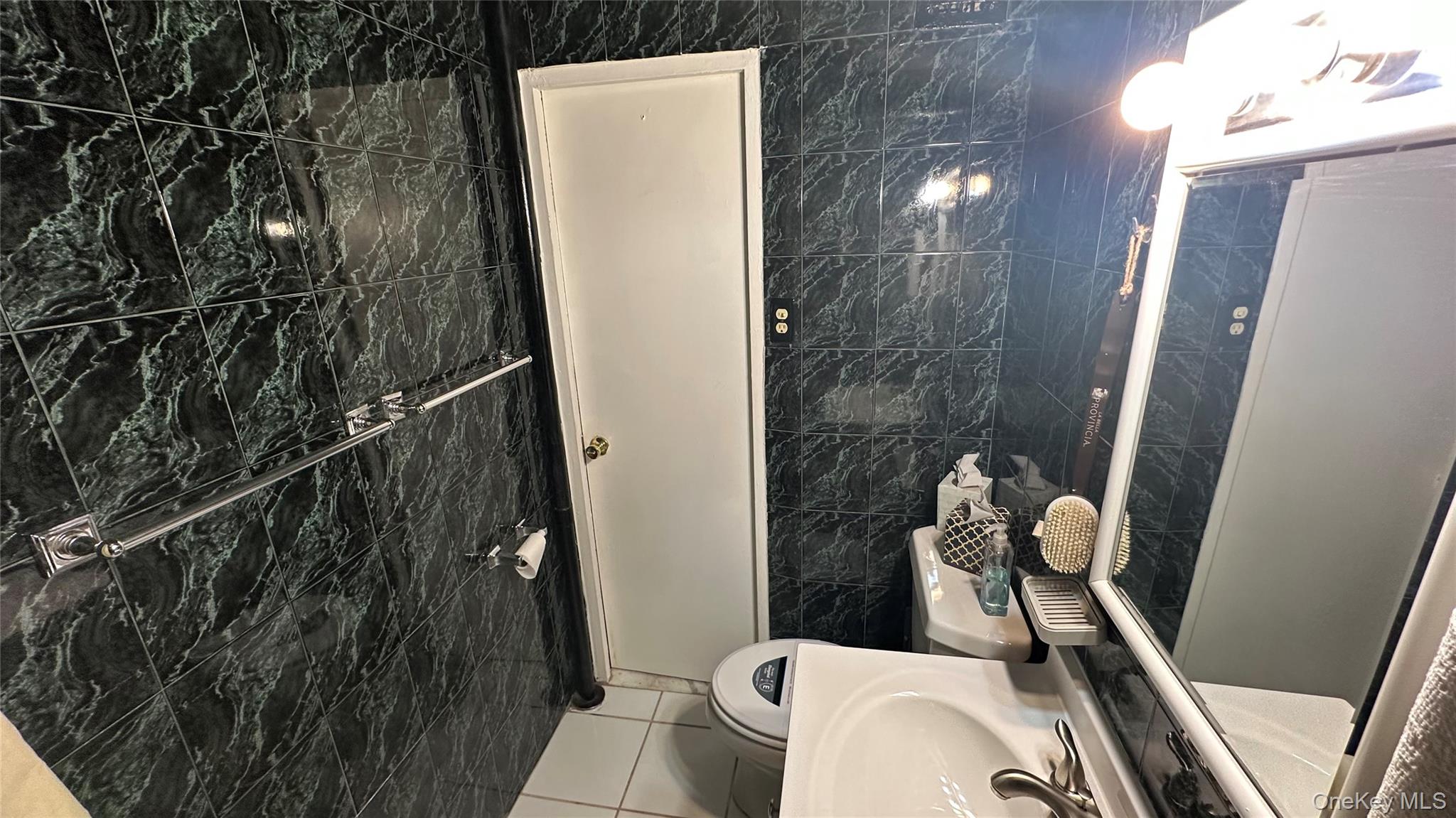 64th Ave 98-10, Unit 3J photo 31