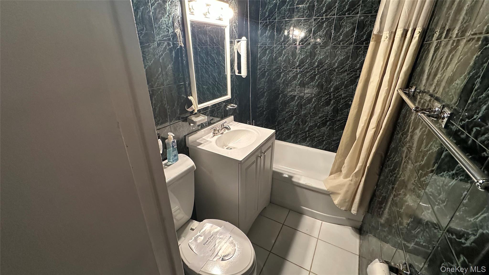 64th Ave 98-10, Unit 3J photo 32