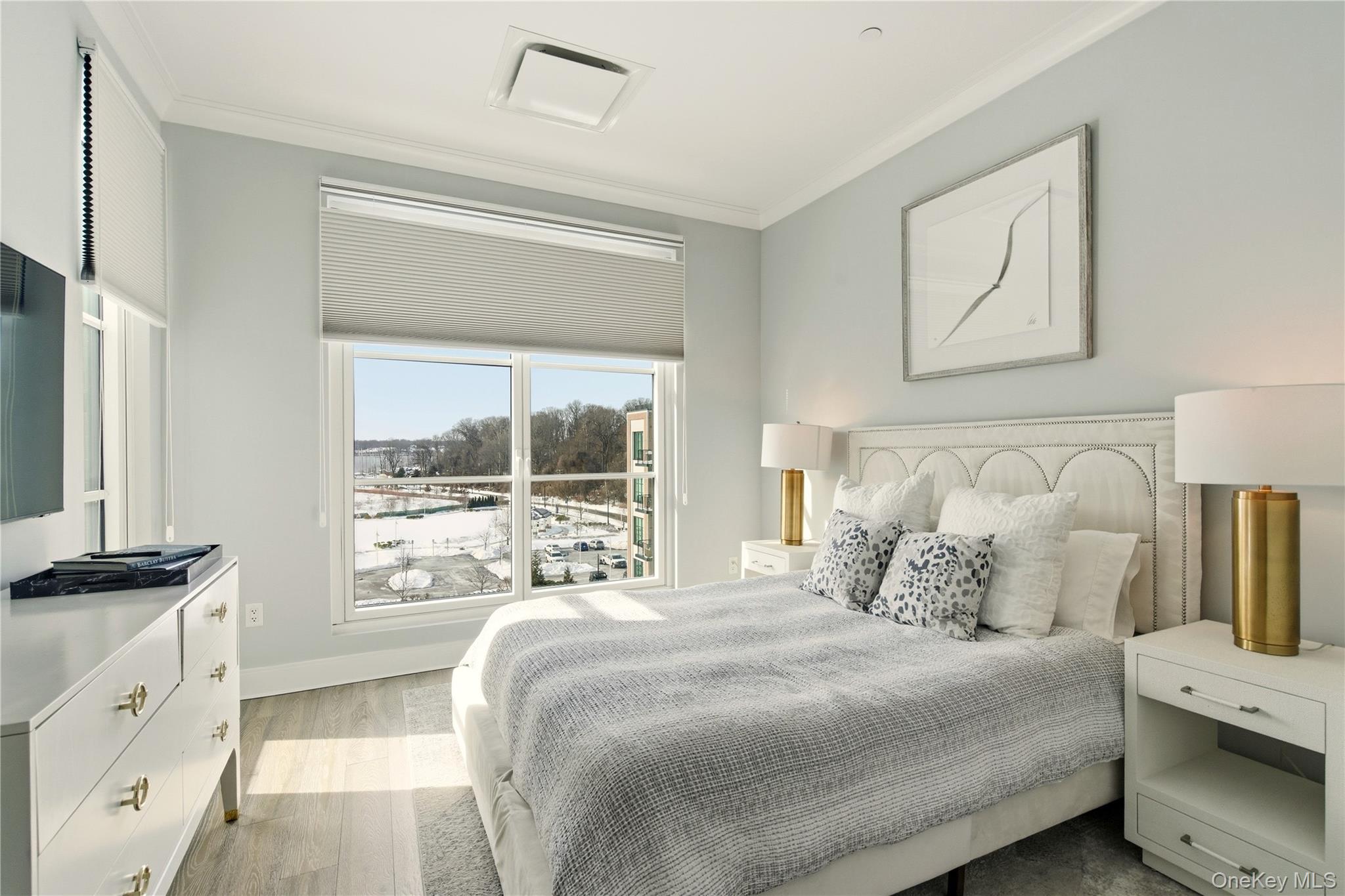 100 Garvies Point Road, Unit 1324 photo 3